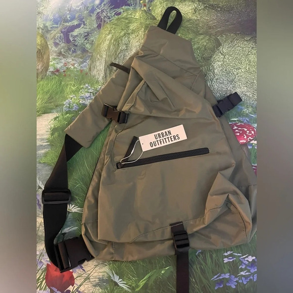 UO City Sling Bag, Olive, NWT - Picture 6 of 6